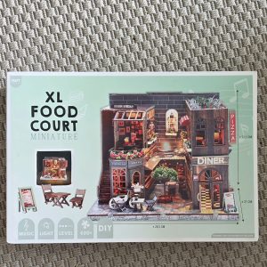 CraftsCo XL Food Court DIY miniatuur bouwpakket met LED en geluid
